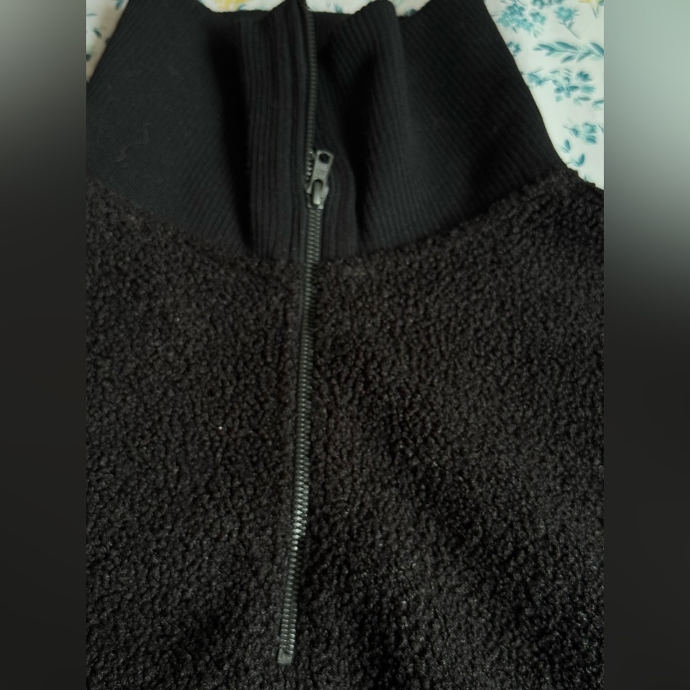 Elle Women's Black Zip-Up Jacket/ size Medium - Picture 10 of 11